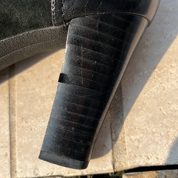 Black Pumps Size EU38 US7.5 Learher and Suede Bow Detail Front High Heel - Picture 11 of 12